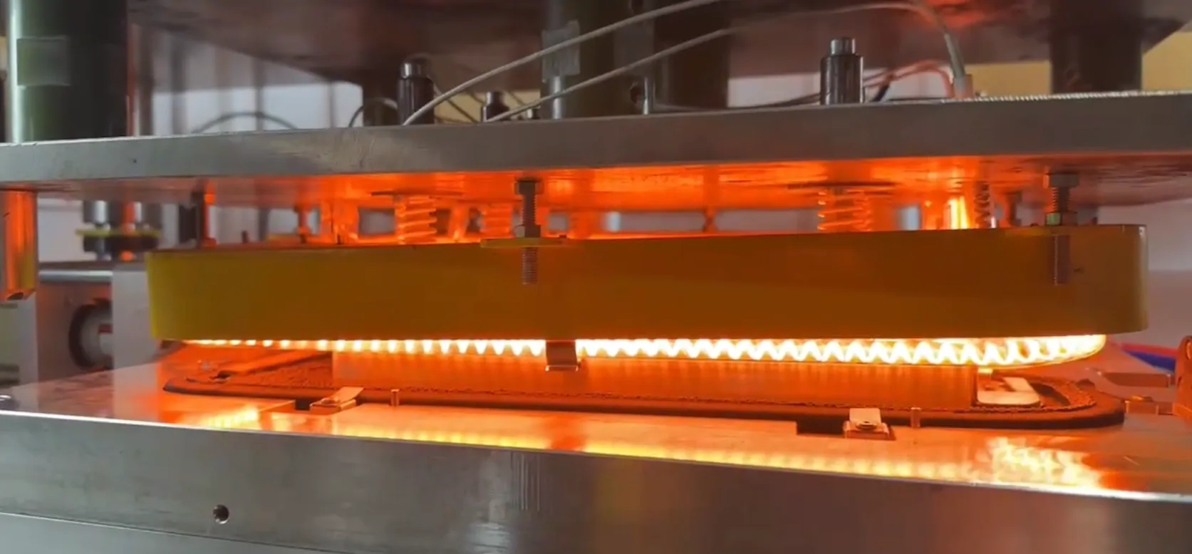 Infrared heating stage for industrial plastic welding infrared lamps heating plastic parts before welding